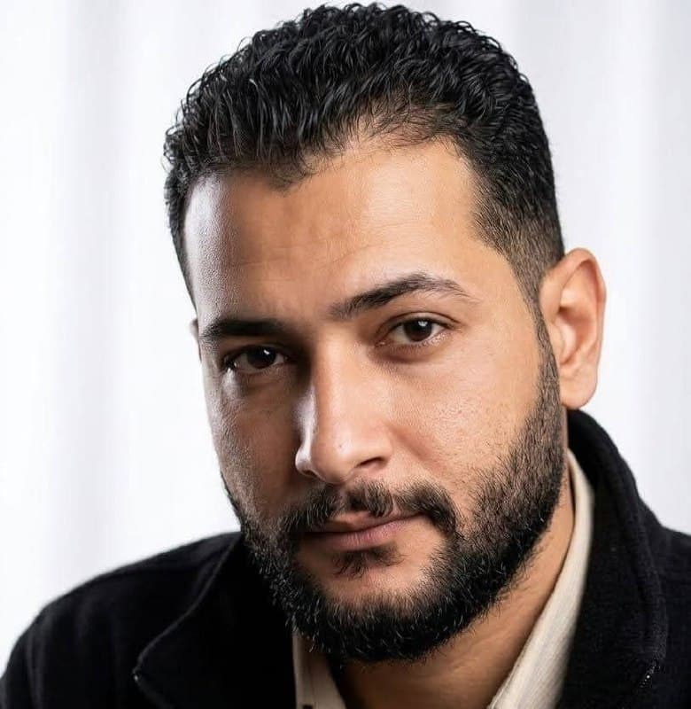 الباحث محمد عبدالرحمن النجار، مدير تسويق وعقارات ومتخصص في إدارة الأعمال وعلم النفس ولغة الجسد